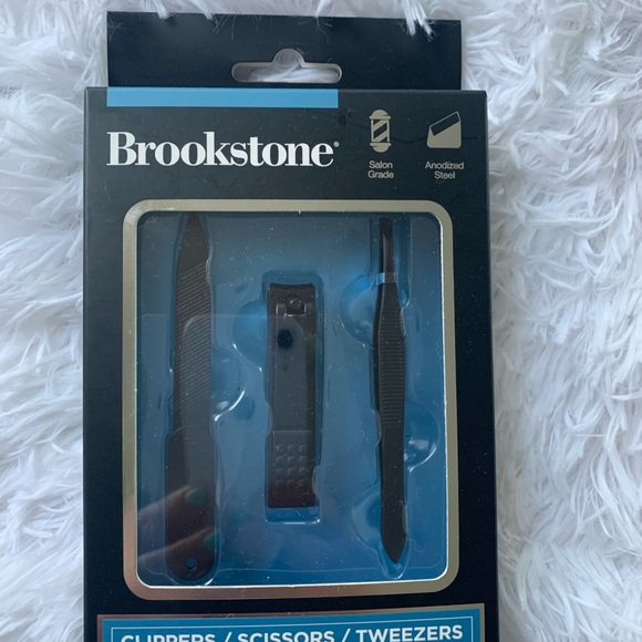 Brookstone mail grooming kit ๐๐ผ - Picture 2 of 3